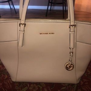 Michael Kors Saffiano Leather Top-Zip Tote Bag